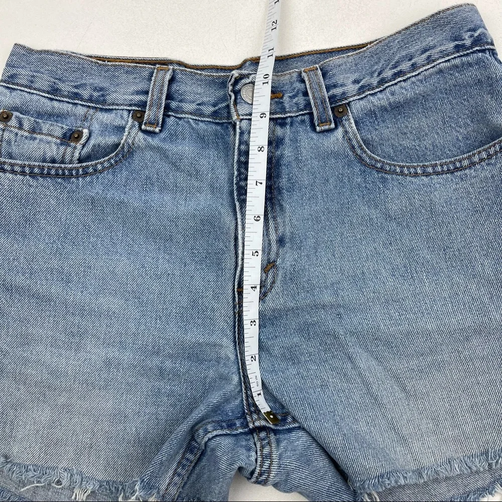 Levi’s 577 Vintage Jean Shorts - Picture 4 of 8